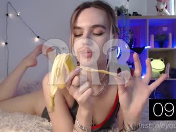 cosplay cam girl rileybanana image #654385