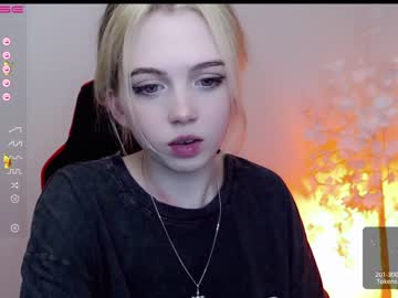 cosplay cam girl small_blondee image #4153607