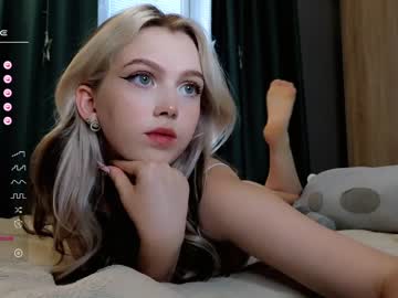 cosplay cam girl small_blondee image #5126190