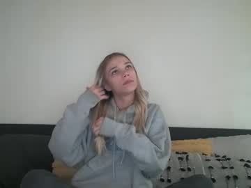 chloe_damian cosplay cam