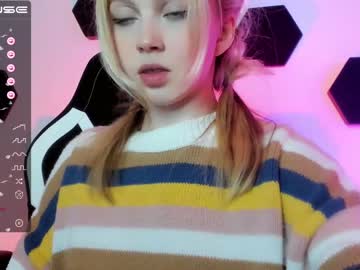 cosplay cam girl small_blondee image #3949081
