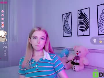 cosplay cam girl small_blondee image #3379413