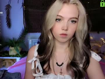 cosplay cam girl small_blondee image #4829756