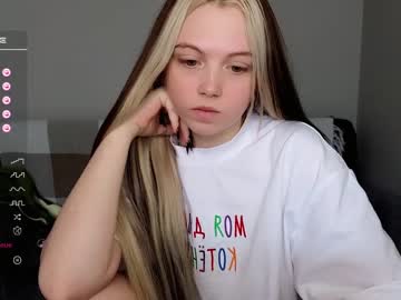 cosplay cam girl small_blondee image #5540172