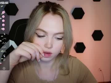 cosplay cam girl small_blondee image #4602136