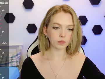 cosplay cam girl small_blondee image #4595616