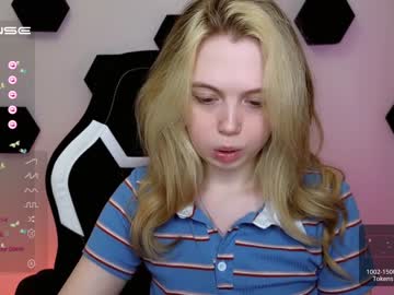 cosplay cam girl small_blondee image #4365100