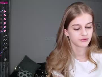 mila_cuteee cosplay cam