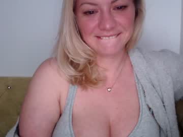 webcam girl kiradivine capture image #2612974
