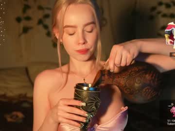 cosplay cam girl mother__of__dragons image #5650796