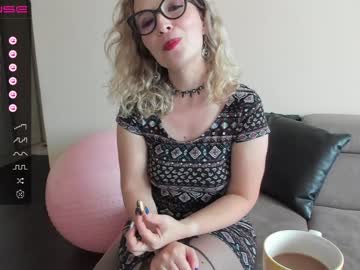 cosplay cam girl emilymilf__ image #4901757