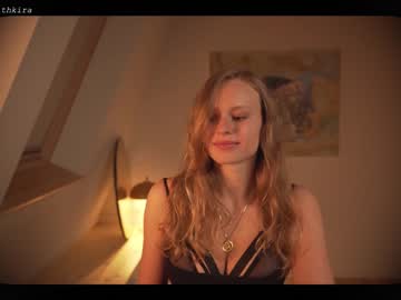webcam girl chillwithkira capture image #2727607