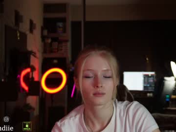 cosplay cam girl bestblondiiecb image #5938311