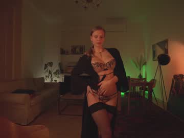 webcam girl chillwithkira capture image #977178