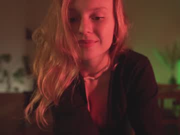webcam girl chillwithkira capture image #977671
