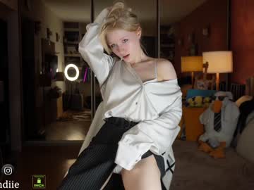 cosplay cam girl bestblondiiecb image #6849192