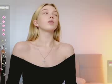 cosplay cam girl small_blondee image #4473353