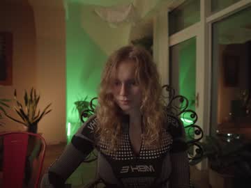 webcam girl chillwithkira capture image #1312465