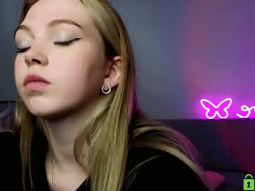 cosplay cam girl small_blondee image #4696413