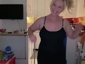 cosplay cam girl kiradivine image #3539378
