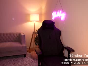 cosplay cam girl blondiekayy image #2357889