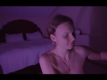 webcam girl chillwithkira capture image #2335962
