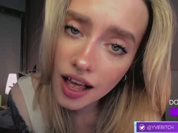 cosplay cam girl _yvie_ image #4094183