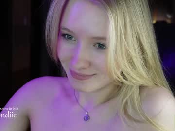 cosplay cam girl bestblondiiecb image #3839223
