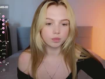 cosplay cam girl small_blondee image #4473548