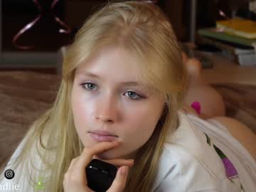 cosplay cam girl bestblondiiecb image #6313383