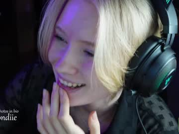 cosplay cam girl bestblondiiecb image #3839670