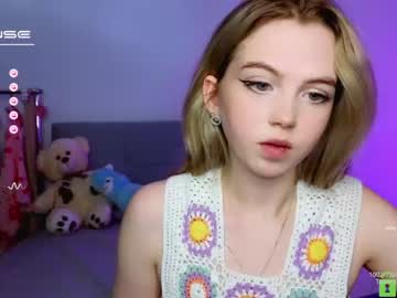 cosplay cam girl small_blondee image #4680690