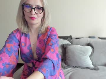 cosplay cam girl emilymilf__ image #3937869