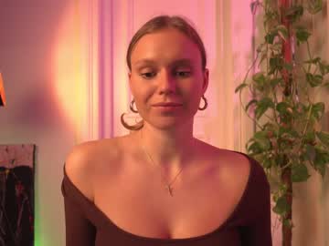 webcam girl chillwithkira capture image #1044577