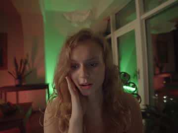 webcam girl chillwithkira capture image #1380299
